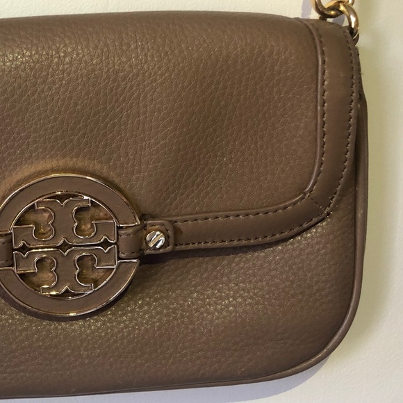 Tory Burch Amanda Crossbody - Picture 4 of 7